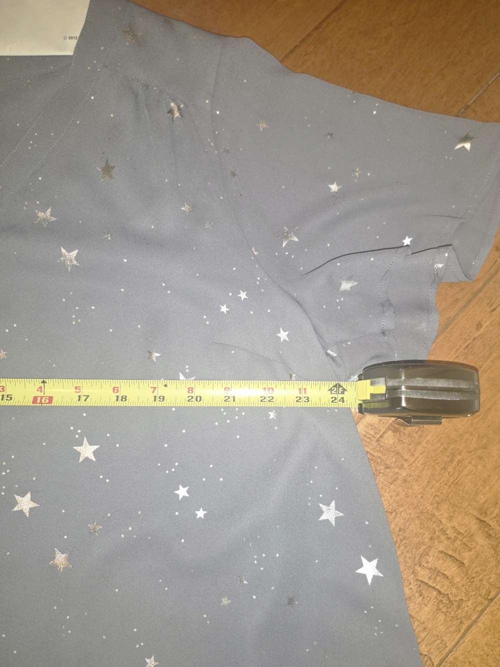 torrid Gray Star-Print Short Sleeve Button Front Blouse - Picture 4 of 6